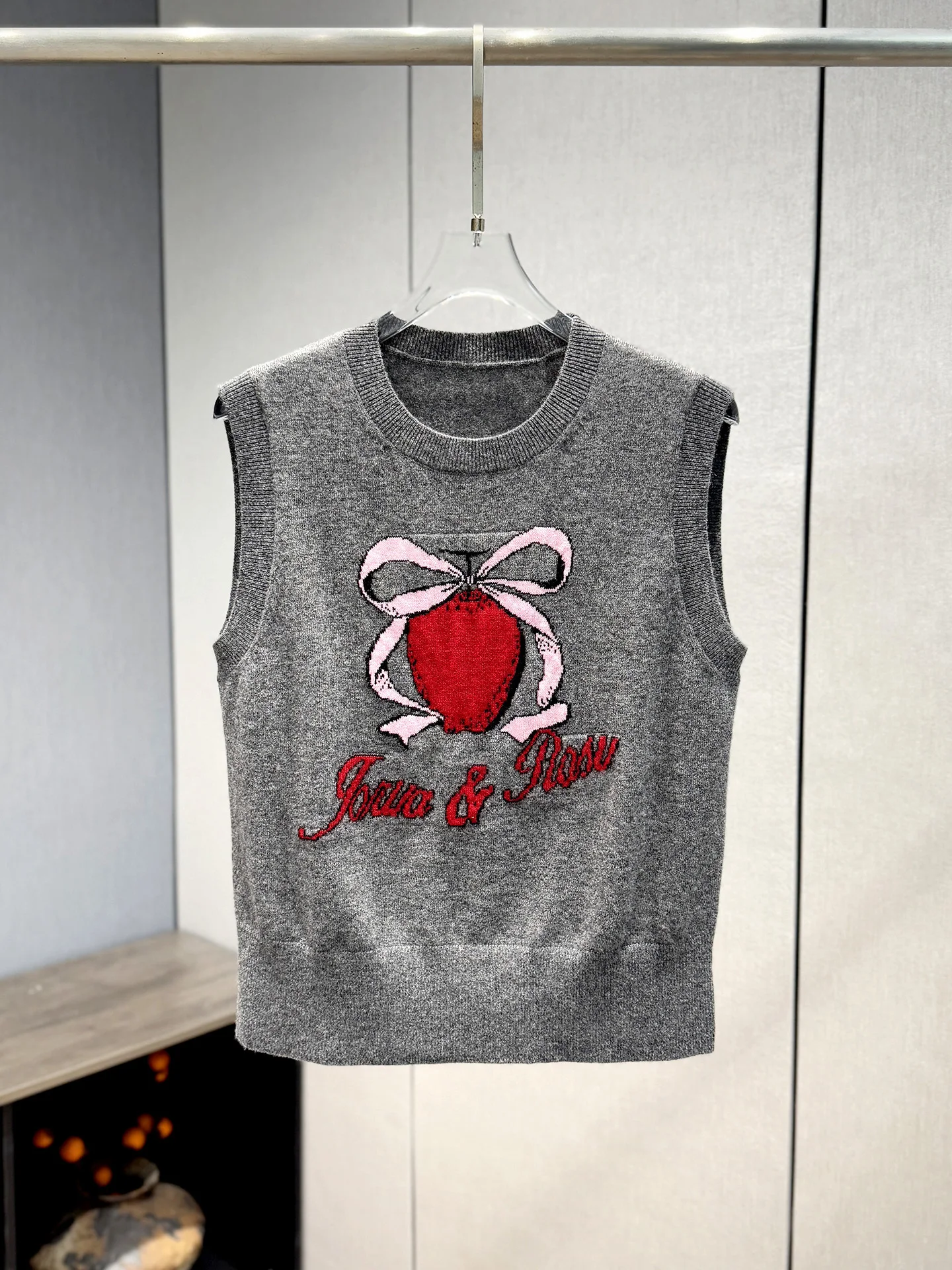 

South Oil, элитный весенний 2026, новый шерстяной вязаный повседневный жилет с круглым глазом, топ для женщин, молодежный жилет Vitali Sle