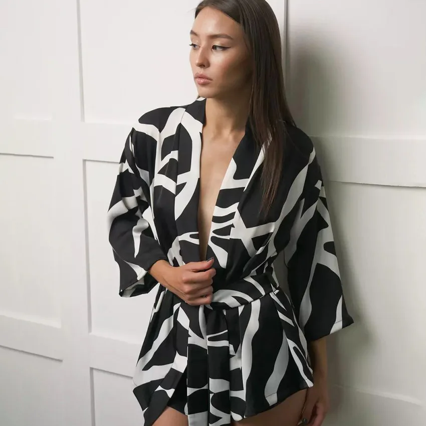 2024 New Cardigan Long Sleeve Slit Shorts Women\'s Home Clothes Simulated Silk Printed Loose Ice Silk Pajamas