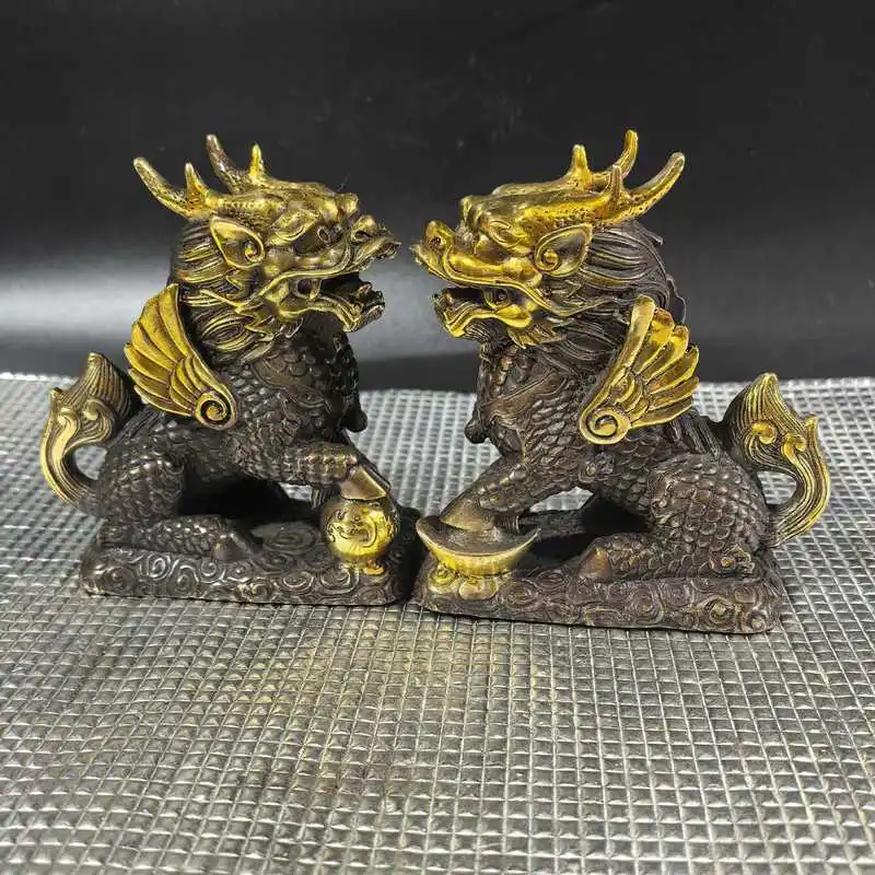 Gilt copper ornaments, a pair of Kirin for attracting wealth, home desktop decorations