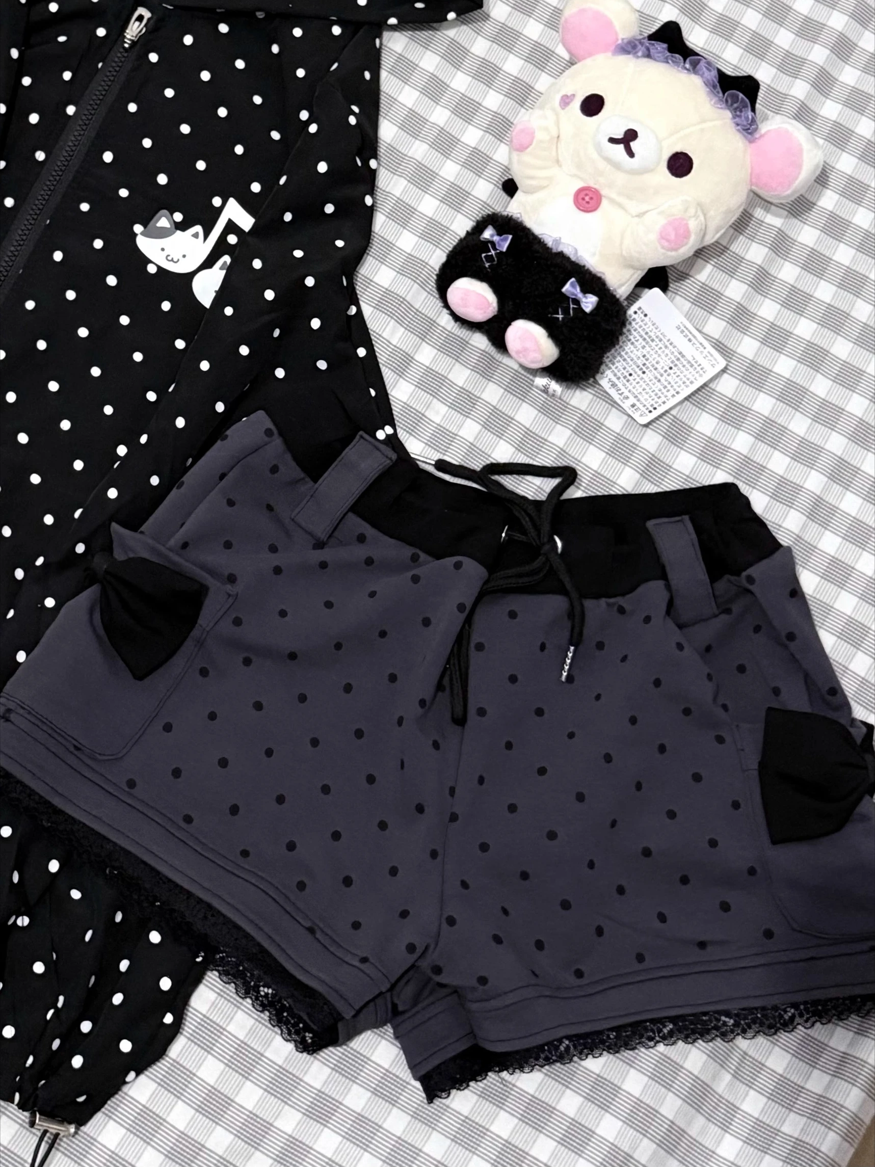 

Original Polka Dot Bow Shorts Elastic Waist Cute Girl Shorts Subcultural Versatile Black and Gray Splicing Fluffy Shorts Women