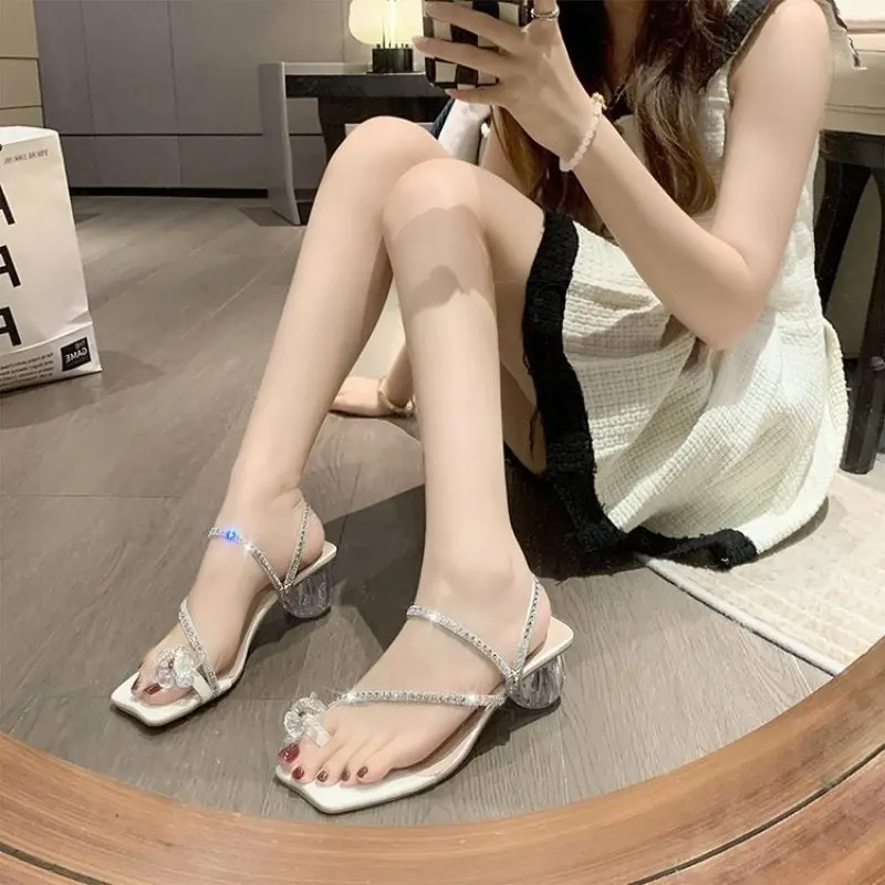 2023 Summer Little Fresh One Line Butterfly Toe Sandals for Women New Crystal High Heels