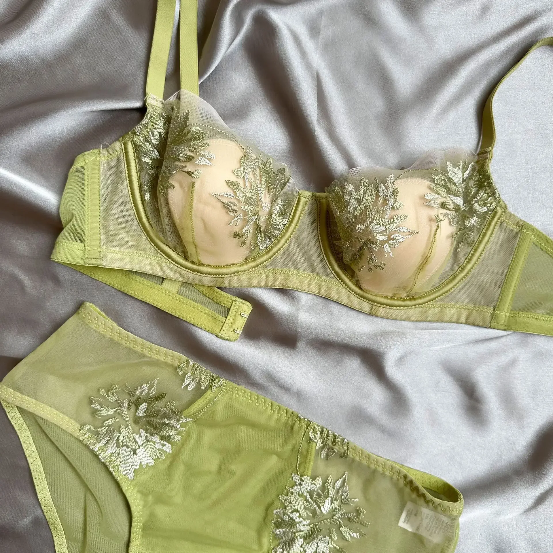 embroidery-thin-lace-rabbit-ears-bra-female-breathable-red-lingerie-sexy-bra-underwear-set-large-size-push-up-bralette-panty-sui