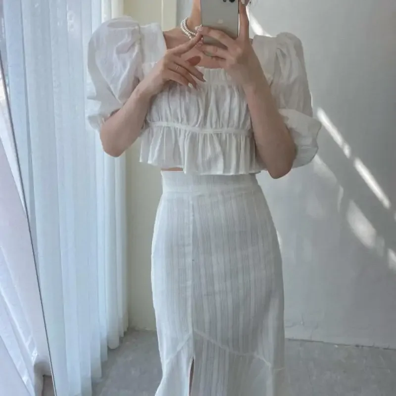 

Женская футболка с коротким рукавом, топы, наряды, весна-лето 2023, новые однотонные повседневные темпераментные женские юбки с высокой талией, комплект из двух предметов