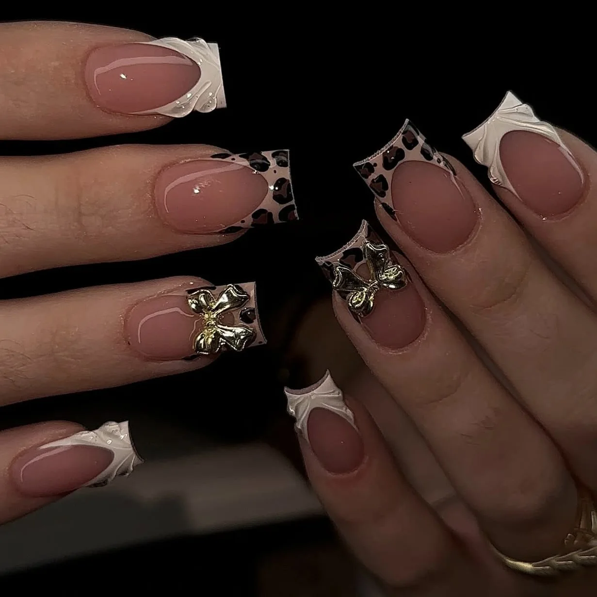 Short square fake nails for women girl fashion brown leopard print with 3D embossed flower bow frame press on acrylic false nail view 3