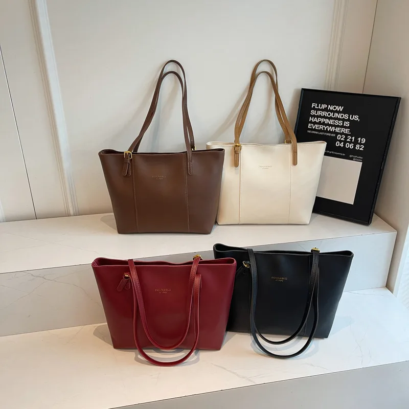 

Simple Retro Casual Shoulder Bag, Women's New Commuter Handbag, Simple and Large-capacity Underarm Bag.