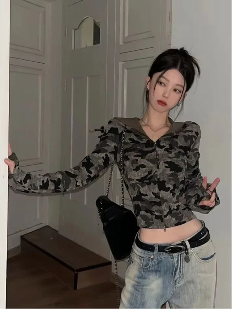 الأمريكية الساخنة فتاة التمويه كم طويل هوديي المرأة أوائل الخريف فريد التخسيس سستة علوية القطن Y2k تي شيرت المحاصيل