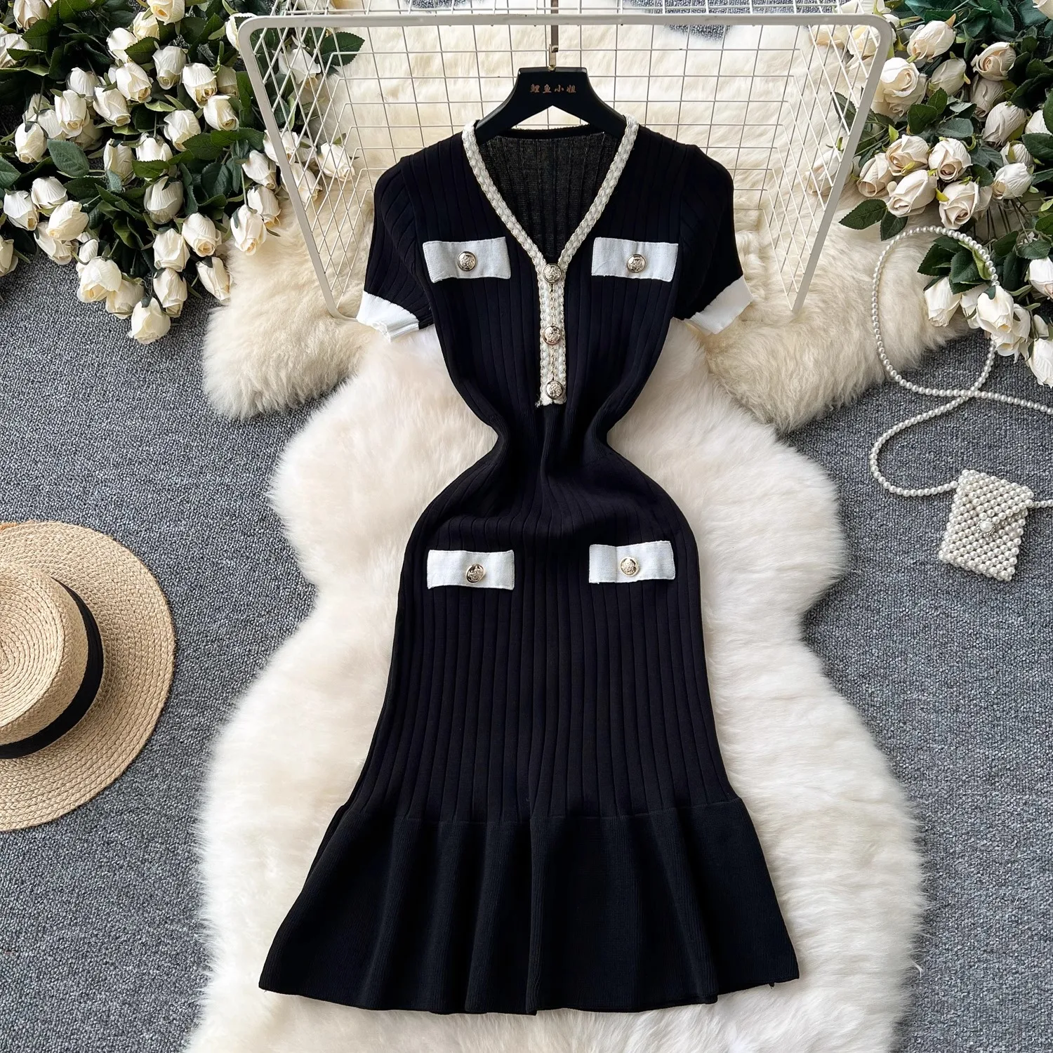 YuooMuoo Brand Fashion Knitted Mermaid Dress 2025 New Elegant V-neck Buttons Ribbed Sweater Dress Lady Bodycon Party Vestidos