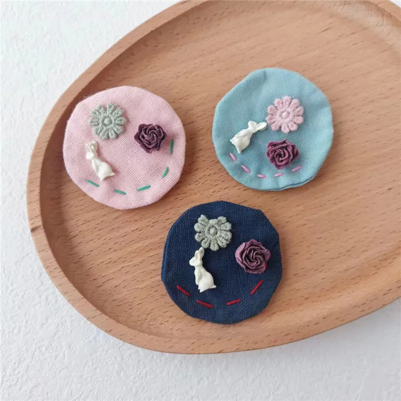 Brooch Vintage Korean Cotton Linen Fabric Animal Cartoon Cute Forest Style Handmade Decorative Badge Pin for Women