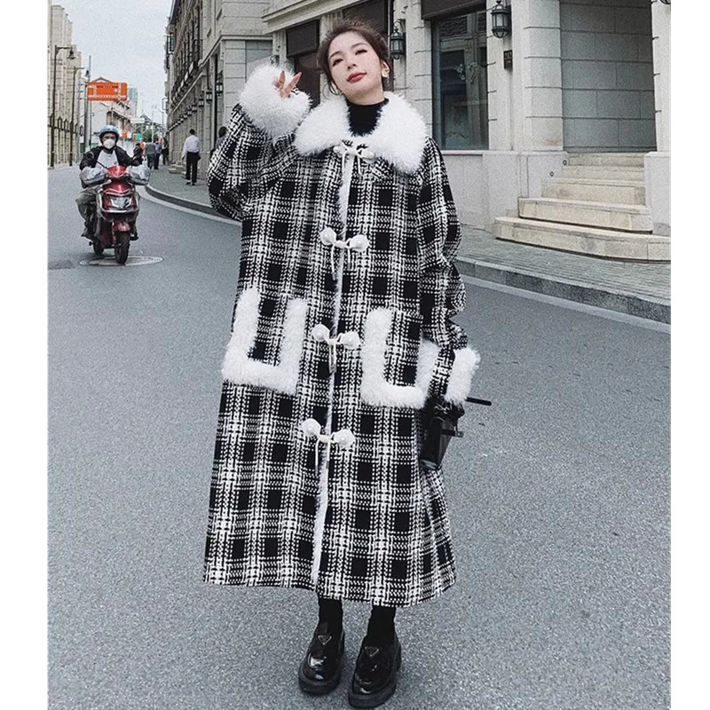 

2024 Winter New Fashion Plaid Woolen Jacket Women's Loose Lamb Wool Spliced Long Coat Retro Female Thicken Warm Wool Overcoat