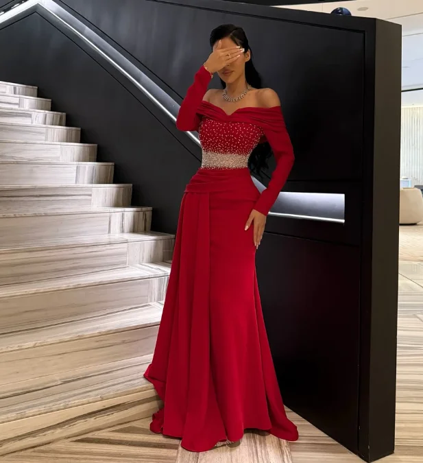 Abiti da sera personalizzati con scollo a V di alta qualità macchie rosse con perline lunghezza del pavimento cerniera senza schienale tre quarti abiti Para Boda