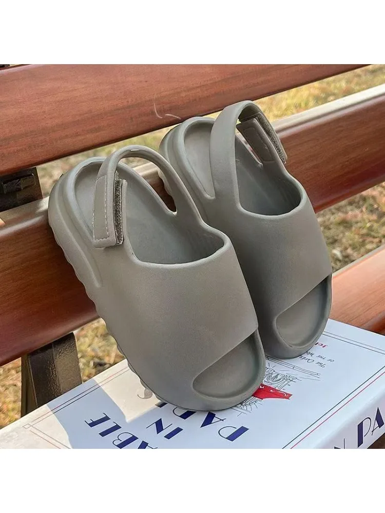 

Fashionable and minimalist children's sandals with EVA soft sole suitable for boys and girls beach shoes and river tracing shoes
