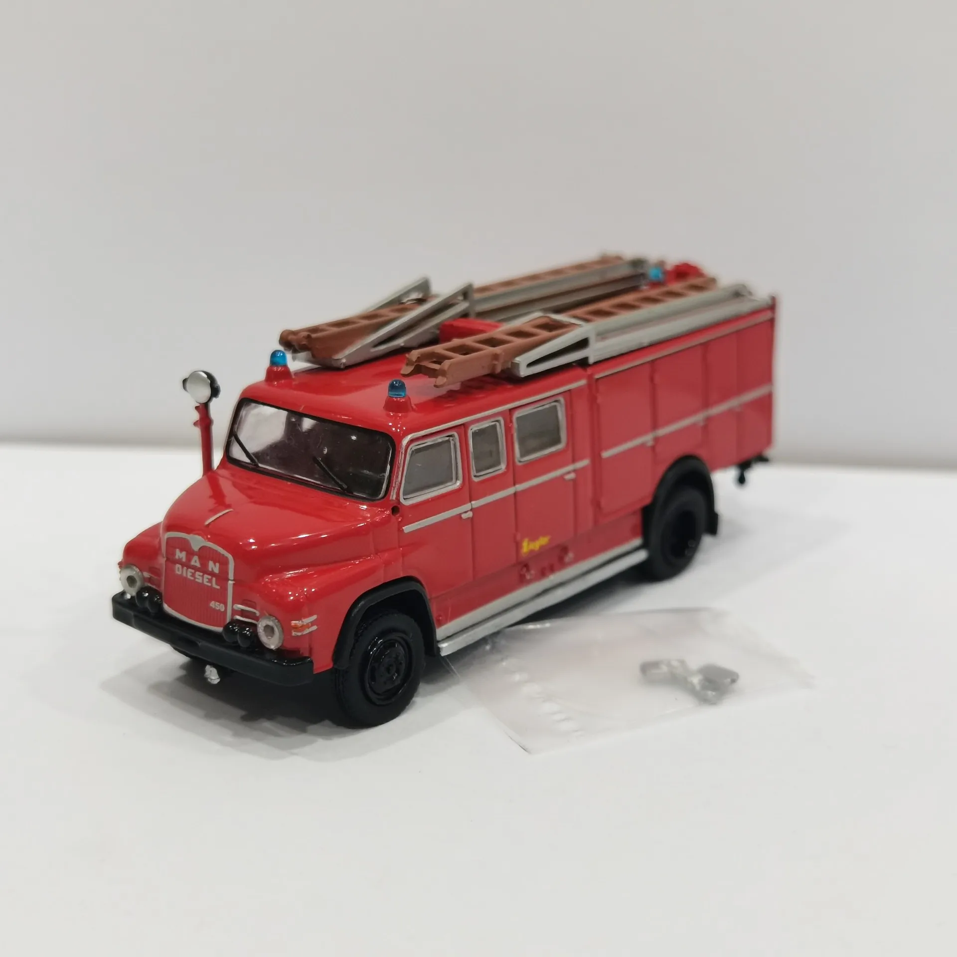 

Diecast BREKINA 1/87 Scale HO MAN 450 HA LF 16 Fire Engine Plastic Material Model Collectible Toy Gift Souvenir Display Ornament
