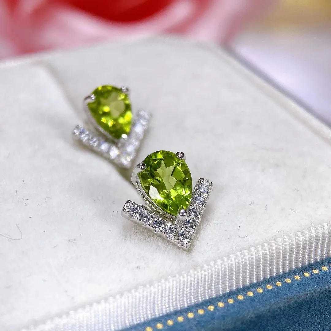 KJJEAXCMY High clarity Natural Peridot S925 silver exquisitely Earrings Full of luster Simple,Design High-End Bestseller Gift