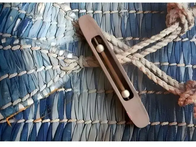 6.7 inch Key Chain Mini Boat Shuttle Weaving Tool