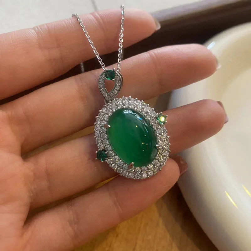 

Green Chalcedony Oval Necklace Full Diamond Exquisite Light Luxury High-Grade Temperament Birthday Gift Present to Girl Clavicle