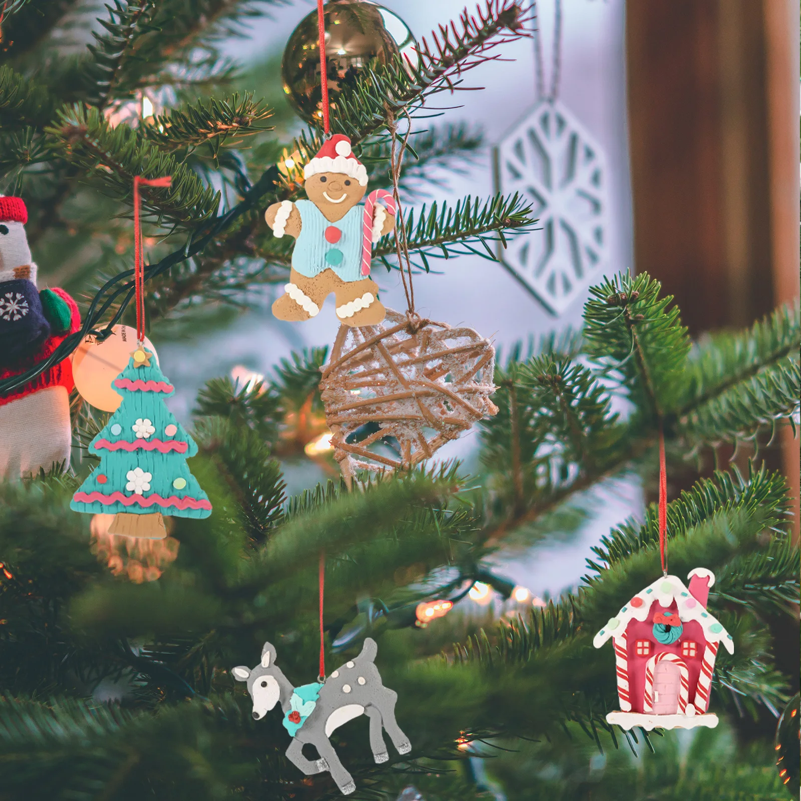 

4 Pcs Christmas Hanging Decorations Tree Accessories Wall Artificial Xmas Ornament