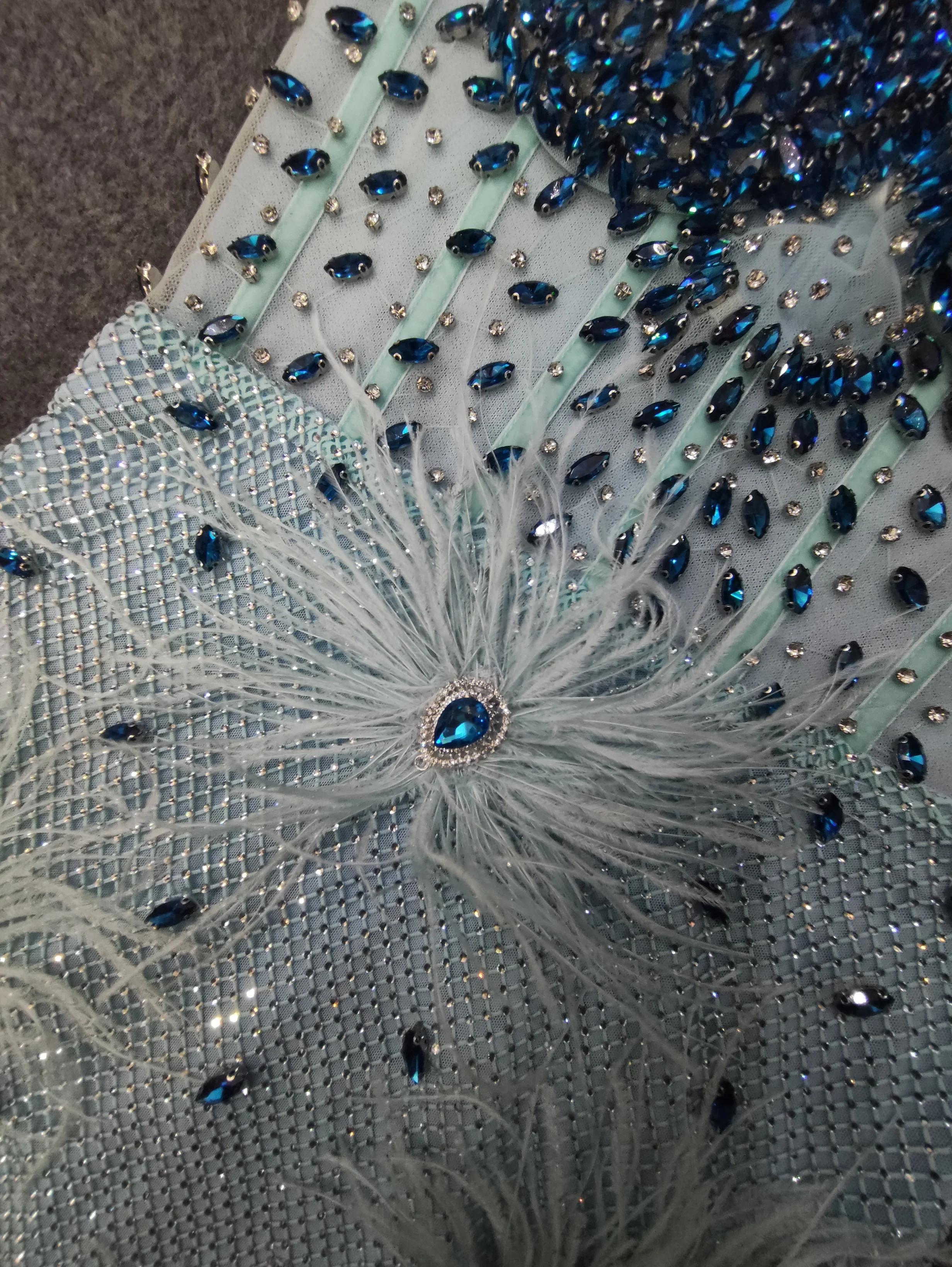 Robe Sexy en plumes de strass, coupe basse, bretelles à paillettes transparentes, robe de soirée haut de gamme