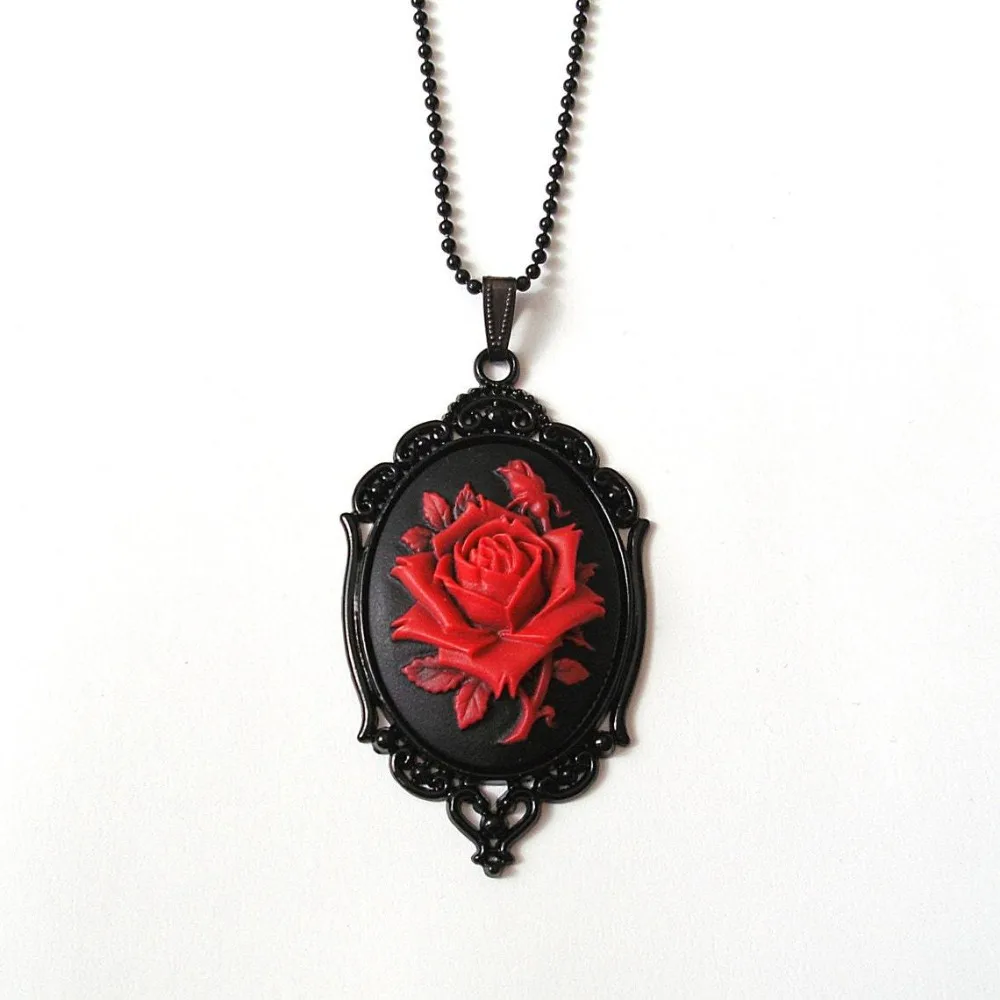 Retro Victoria Black Oval Stereo Relief Red Black Rose Flower Pendant Beaded Chain Necklace for Women Jewelry Accessories Gifts
