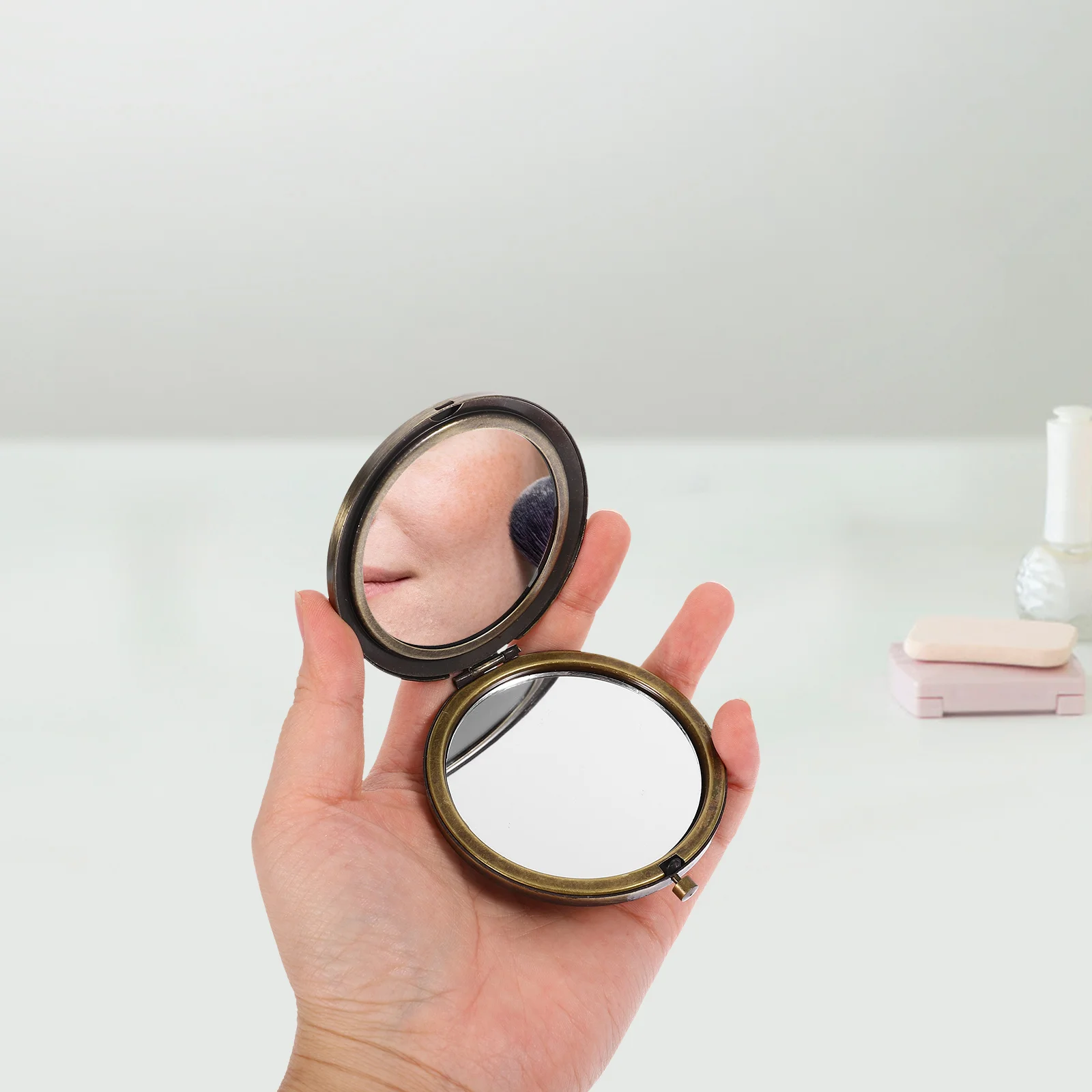 مرآة صغيرة جيب الغرور الطراز القديم ماكياج السفر المدمجة على الوجهين