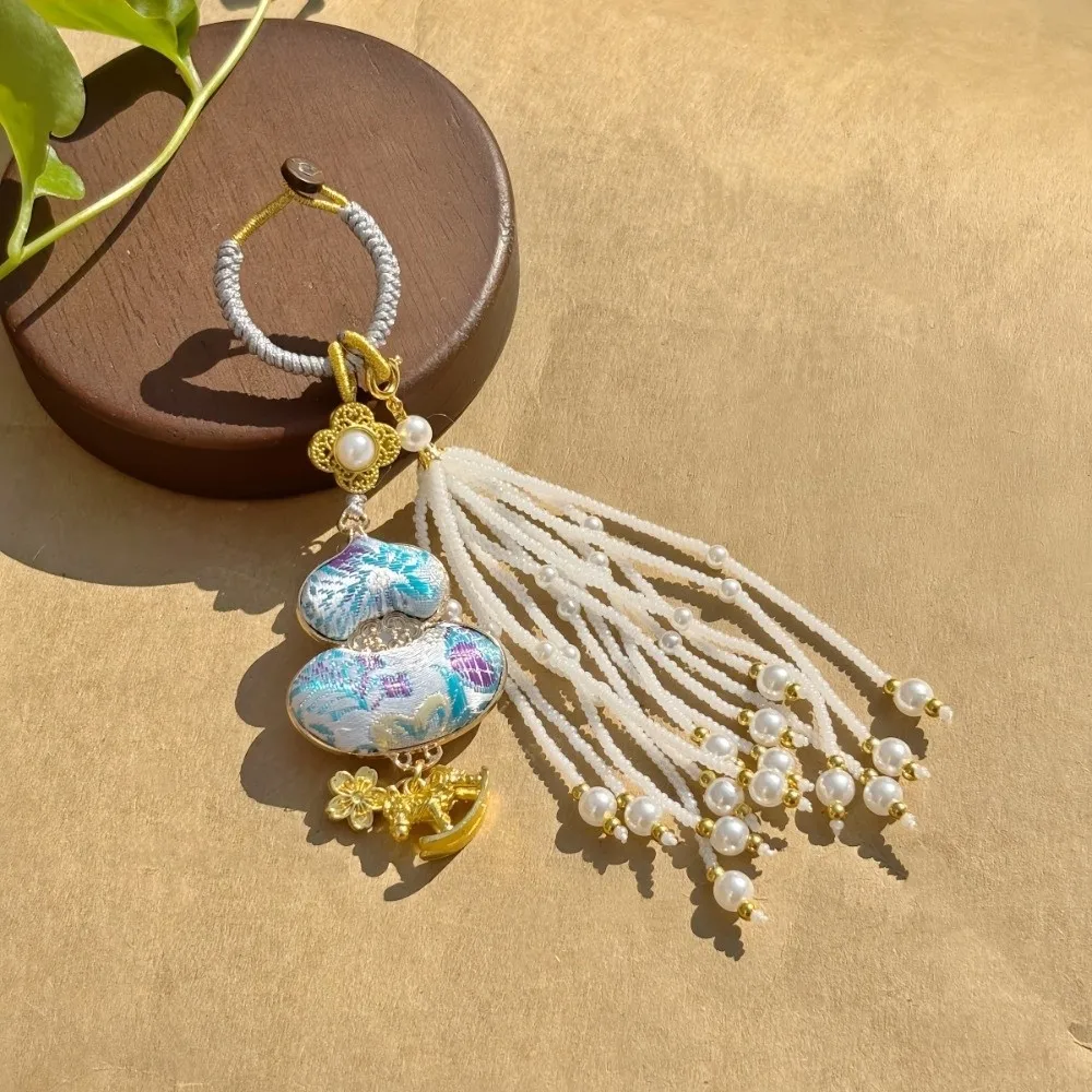 Luxury Brocade Gourd Pendant Beads Tassels Horse Chinese Traditional Key Chain High-end Exquisite Embroidered Cat Key Ring