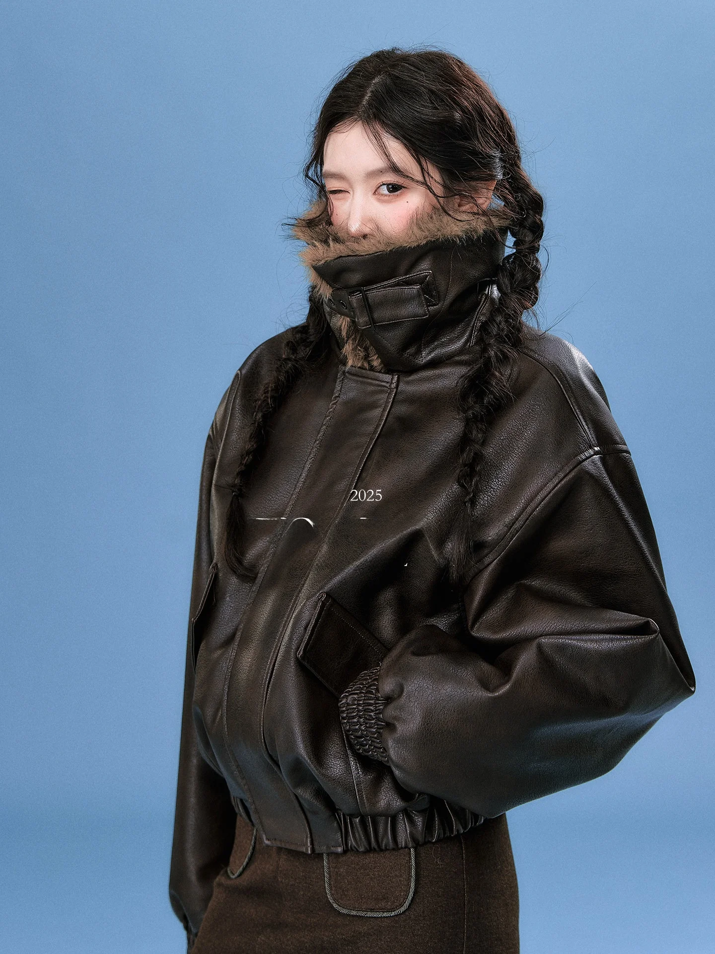 

OIOI E Women's ort Biker Jaet Flap Fur Collar Retro Sle Cotton Filled Outerwear Loose Fit Zipper ket PU Leather