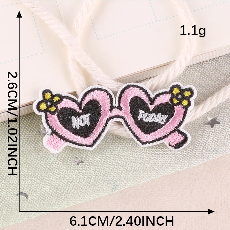 Heart Audiotape Shorts Daily Necessities Patch For Clothing Backpack Decoration Small Applique Iron On Embroidery Patches Badge