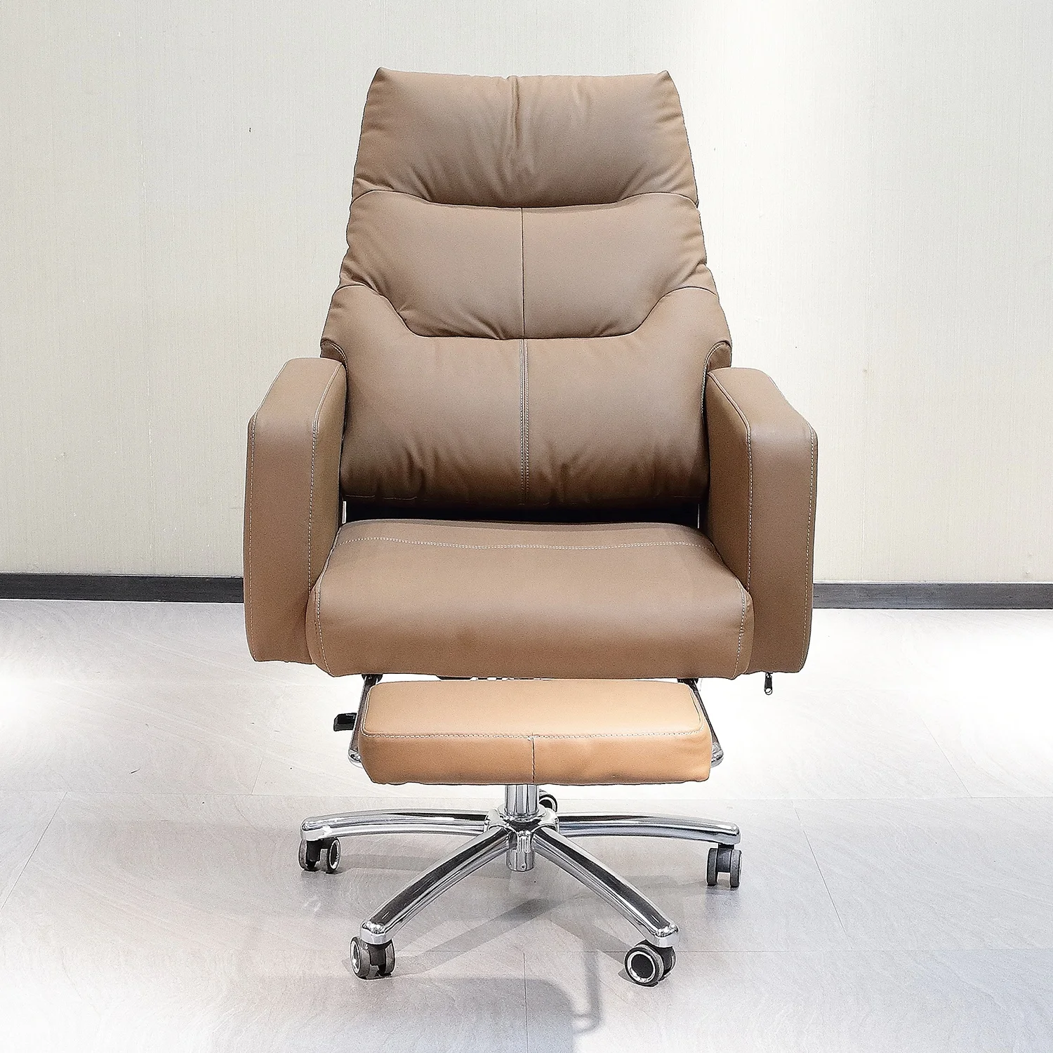 Luxury Comfortable Light Speaker Neck Support Computer Chair ig Boss Leather Executive Ergonomic Office Chair for Sale