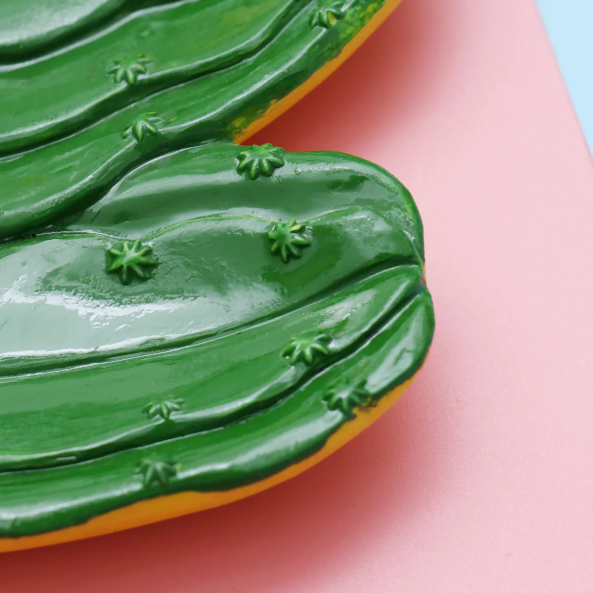 

Green Cactus Tray Resin Jewelry Tray Nut Dish Dried Fruit Plate Outdoor Home Use Sturdy Plant Shape Smooth Edge Eco