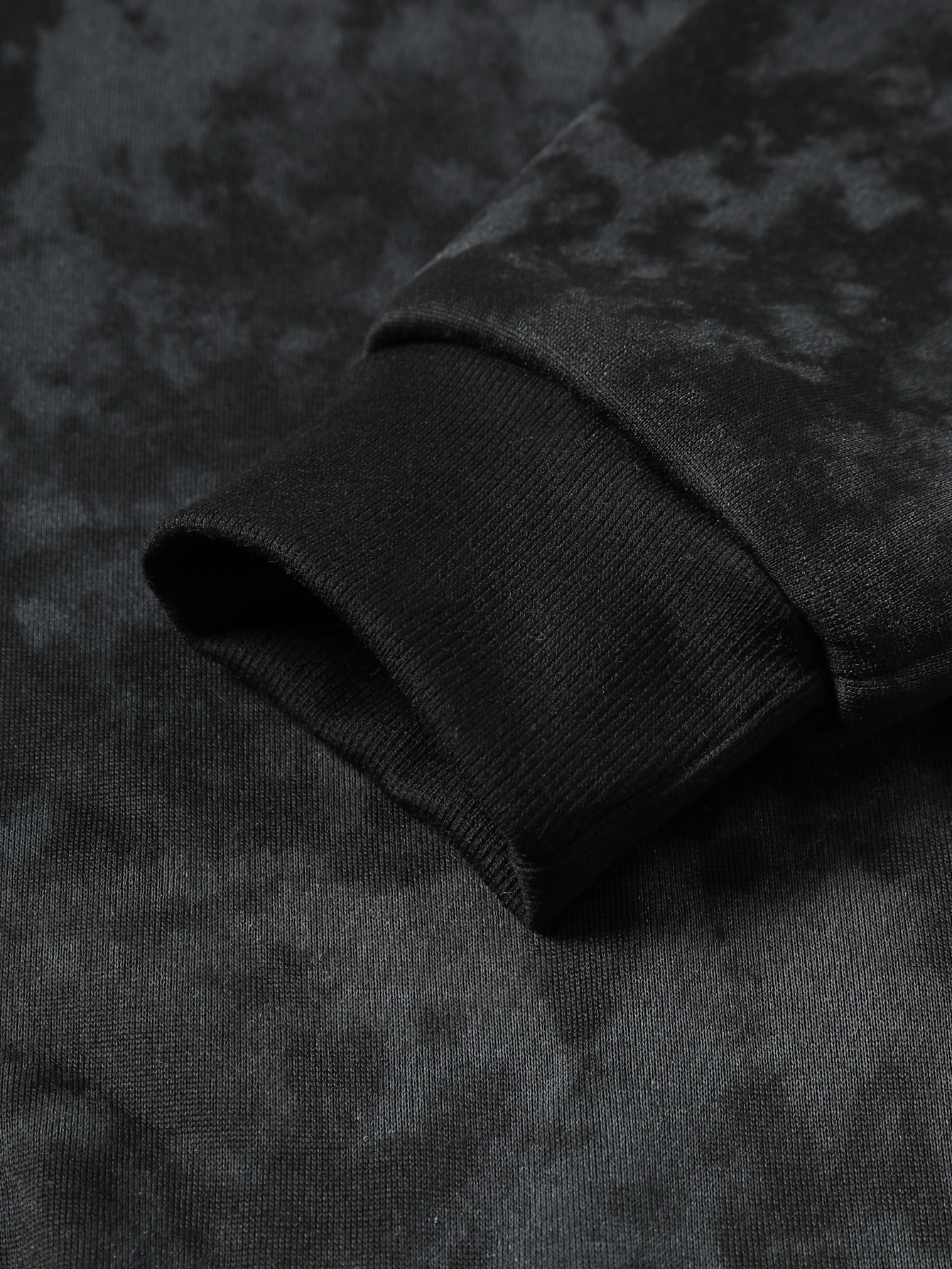 Unisex Vintage-Style Distressed Hoodie, in mehreren Farben erhältlich. – Detail 6