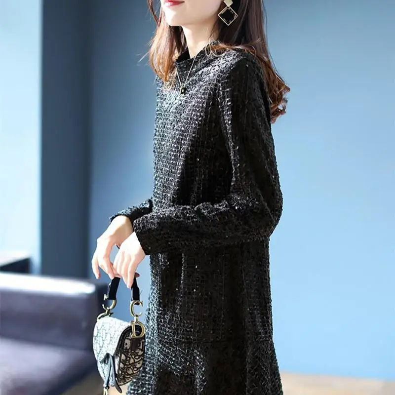 Xiaoxiangfeng Sequin Velvet Women\'s Autumn and Winter New Pullover Round Neck Plaid Bottom Western Style Long Sleeved Dress