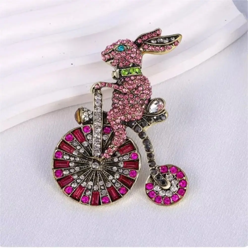 2025 دبابيس أرنب خمر لطيف فاخر بروش دبابيس الإبداعية الكرتون زهرة الثدي