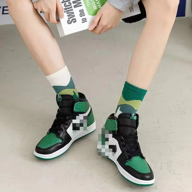 1Pair Fashion Style Men Socks Asymmetrical Pattern Street Hip Hop Skateboard Man Cotton Sock Breathable Harajuku Style