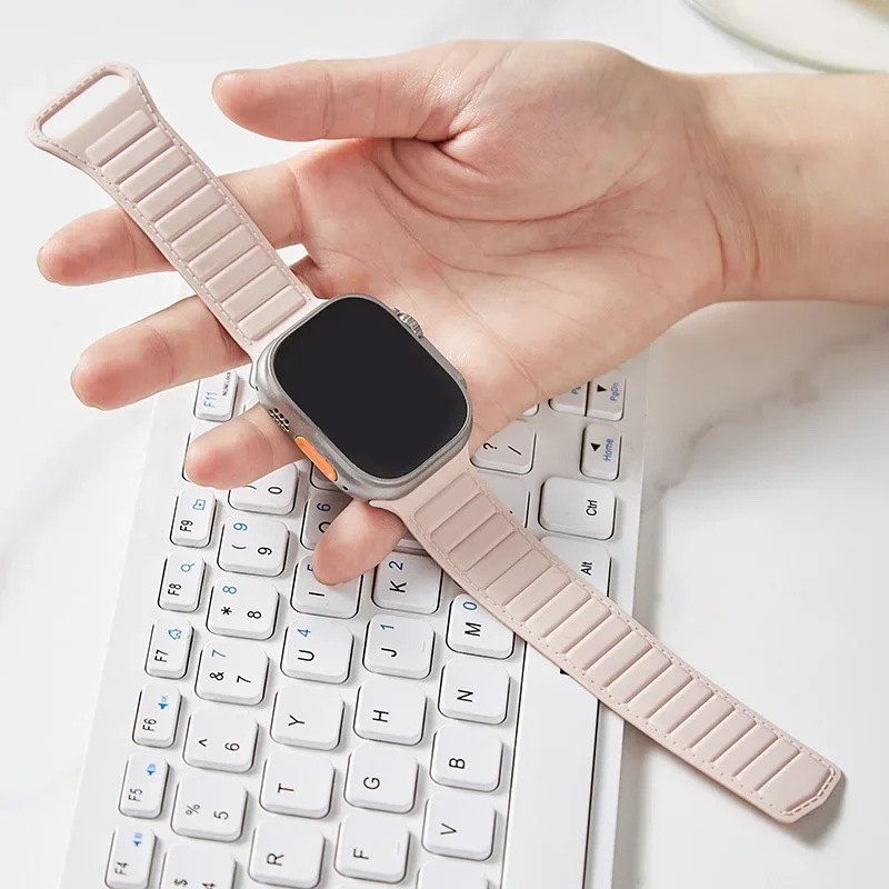 Silicone Loop Magnetic Strap For Apple Watch Band Ultra 49mm 45mm 44mm 40mm 41mm Bracelet for iWatch series Ultra 8 7 6 SE 5 4 3