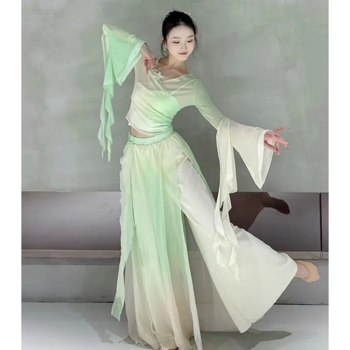 

Ethereal Gradient Chiffon Dance Set: Flowing Butterfly Skirt-Pants for Chinese Classical Practice & Stage Adult Dance Costume