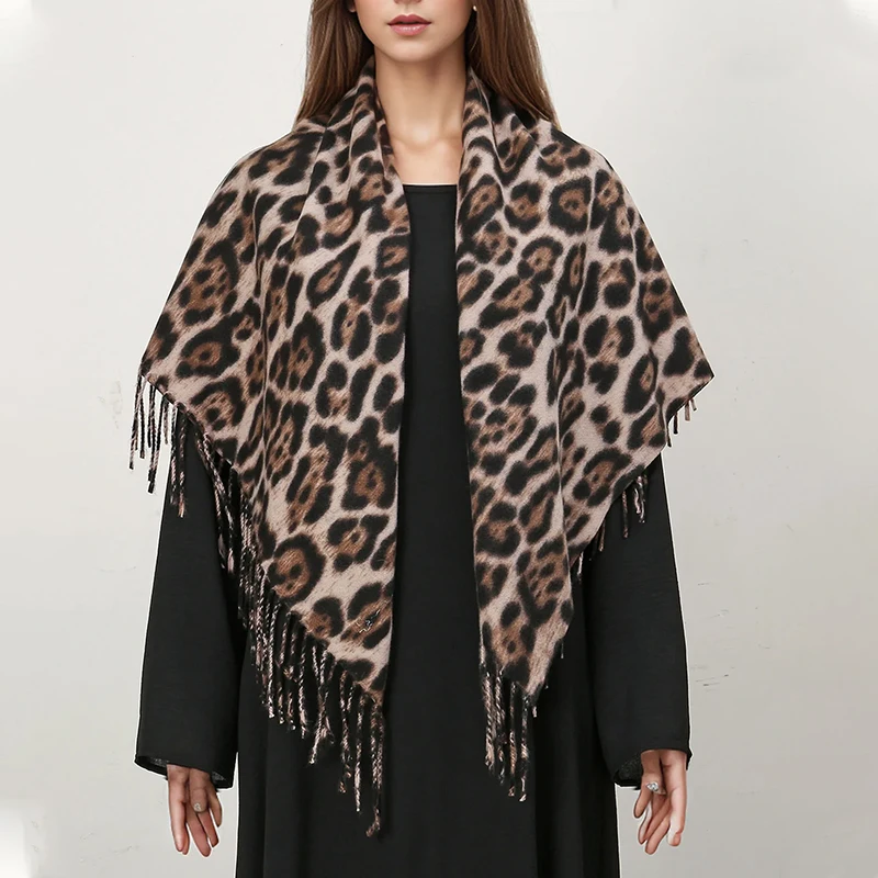 

100*100cm Square Scarf in Winter Thick Pashmina Shawl with Tessles Fashion Leopard Print Foulard Stoles Muslim Female's Muffler