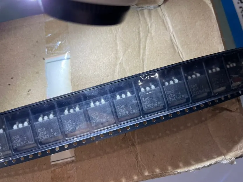 Tubo rjp30h2 rjp30h2adpe to-263 mos para a fonte de alimentação de cristal líquido