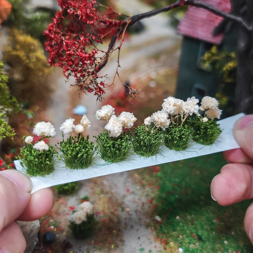 Miniature Flower Cluster Grass Flower Tufts for Mini Dollhouse Fairy Garden Railway Simulated Static Scenery Micro Landscape