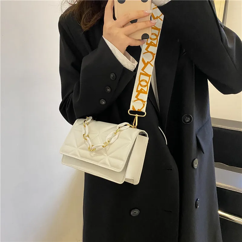 Simple casual handbag fashion 2021 New retro individual wide shoulder strap shoulder bag western style thick chain small bag