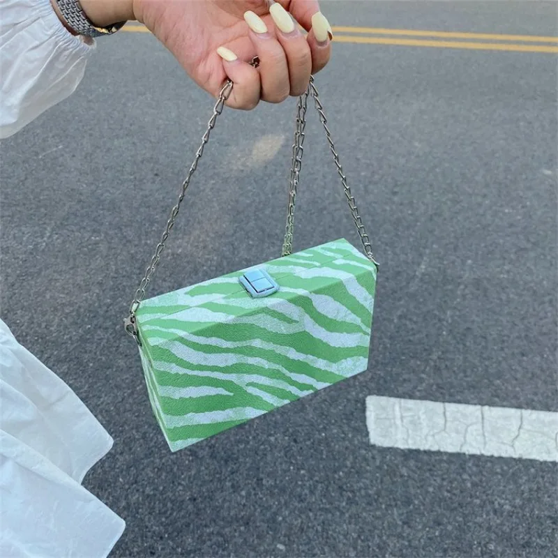 

Модная роскошная кожаная сумка для подгузников для женщин, элегантная винтажная дизайнерская минималистичная сумка-тоут с большой вместимостью, стильная сумка-шоппер.