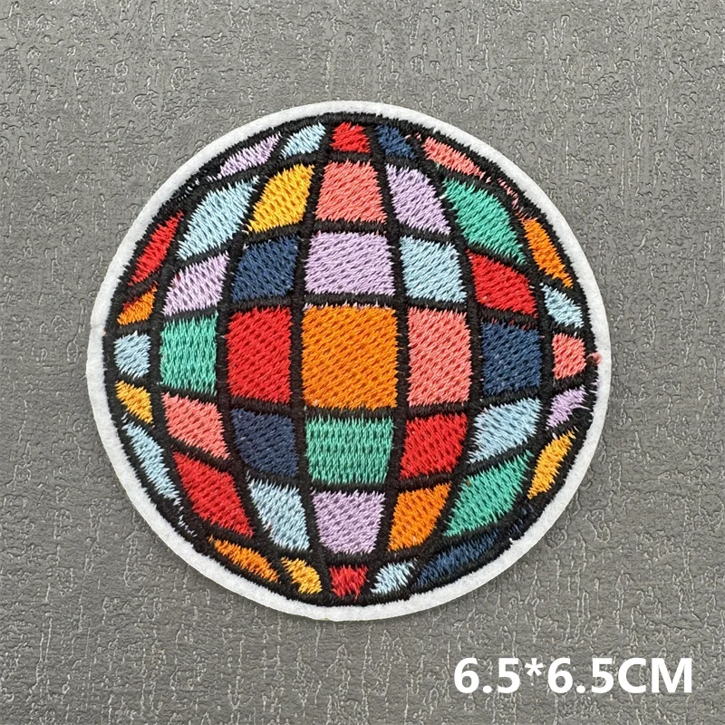 Parche bordado corazón con bola de discoteca y lazo, para planchar - imagen 2