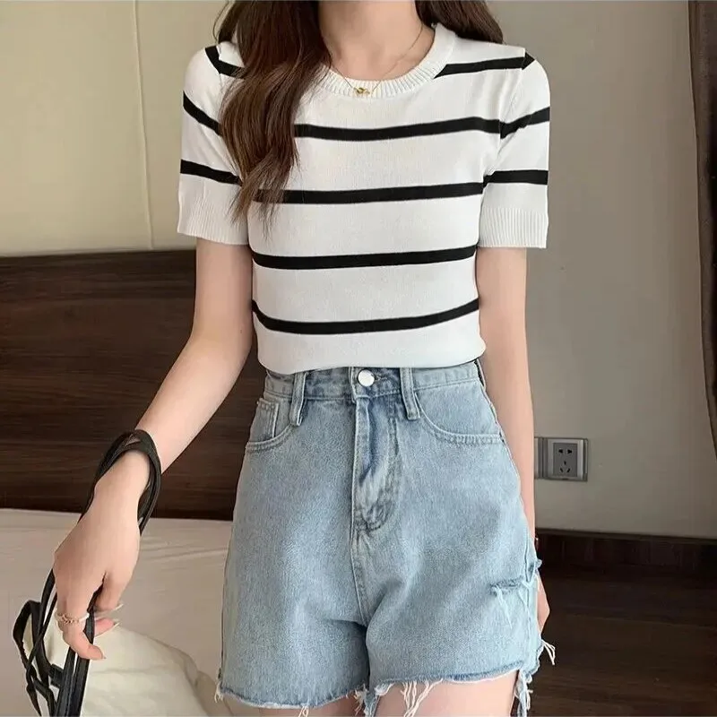 Short Stripe Round Neck Ice Silk Knitted T-Shirt Summer Small Fragrance Style Elegant Slim Fit Top Trendy Women's Fashion