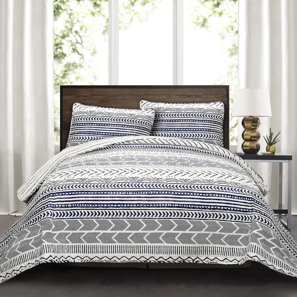 

Navy and White Striped 3-Piece Geo Pattern Quilt Set for King Size Bed