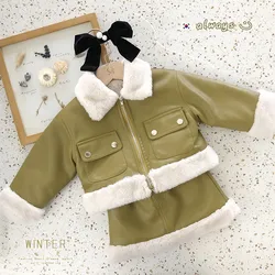 Set per bambini ragazza peluche Splicing abbigliamento in pelle inverno nuovo bambino colletto con risvolto peluche cappotto allentato gonna in pelle due pezzi 2024