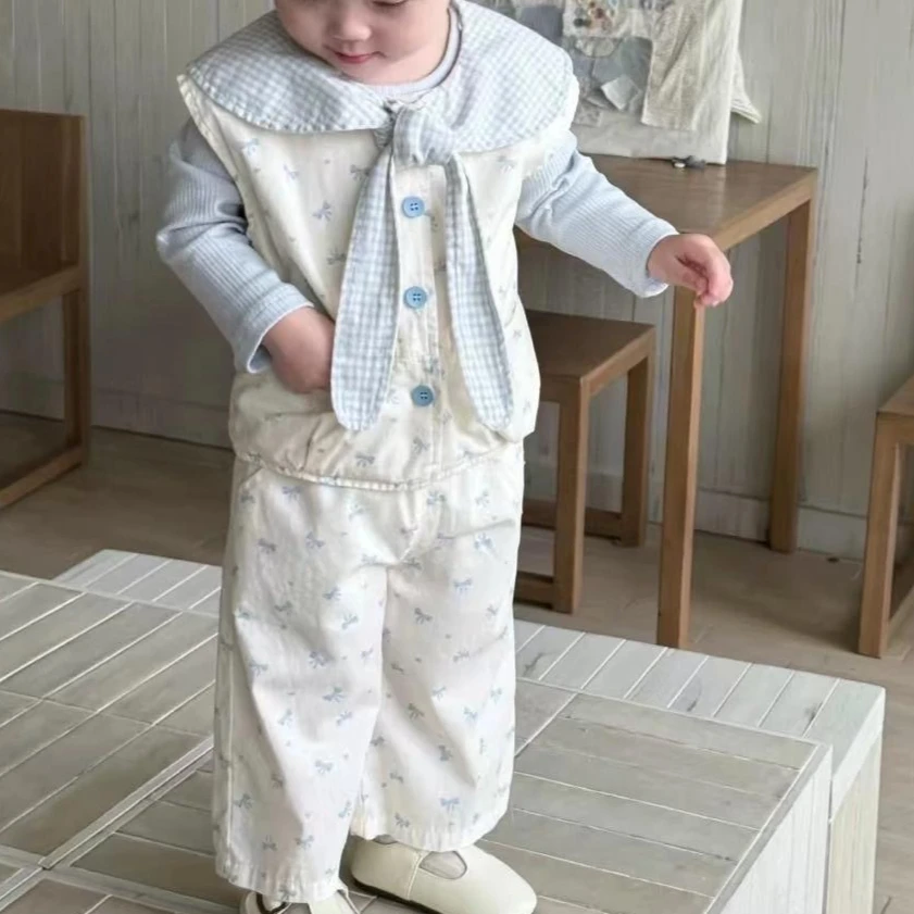 بدلة الفتيات 2025 ملابس الأطفال الجديدة للربيع والخريف ملابس الأطفال البنات على طراز الكلية سترة حلوة قميص سفلي ثلاث مجموعات بسيطة #1