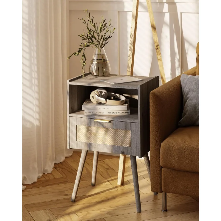 Mesita de noche moderna de ratán con cajón de almacenamiento y estante de madera abierto para dormitorio, sala de estar y espacios pequeños, muebles elegantes con acento