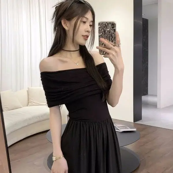 

Hepburn style one-shoulder black dress for women, new style, slim waist, A-line, elegant, high-end, casual long skirt