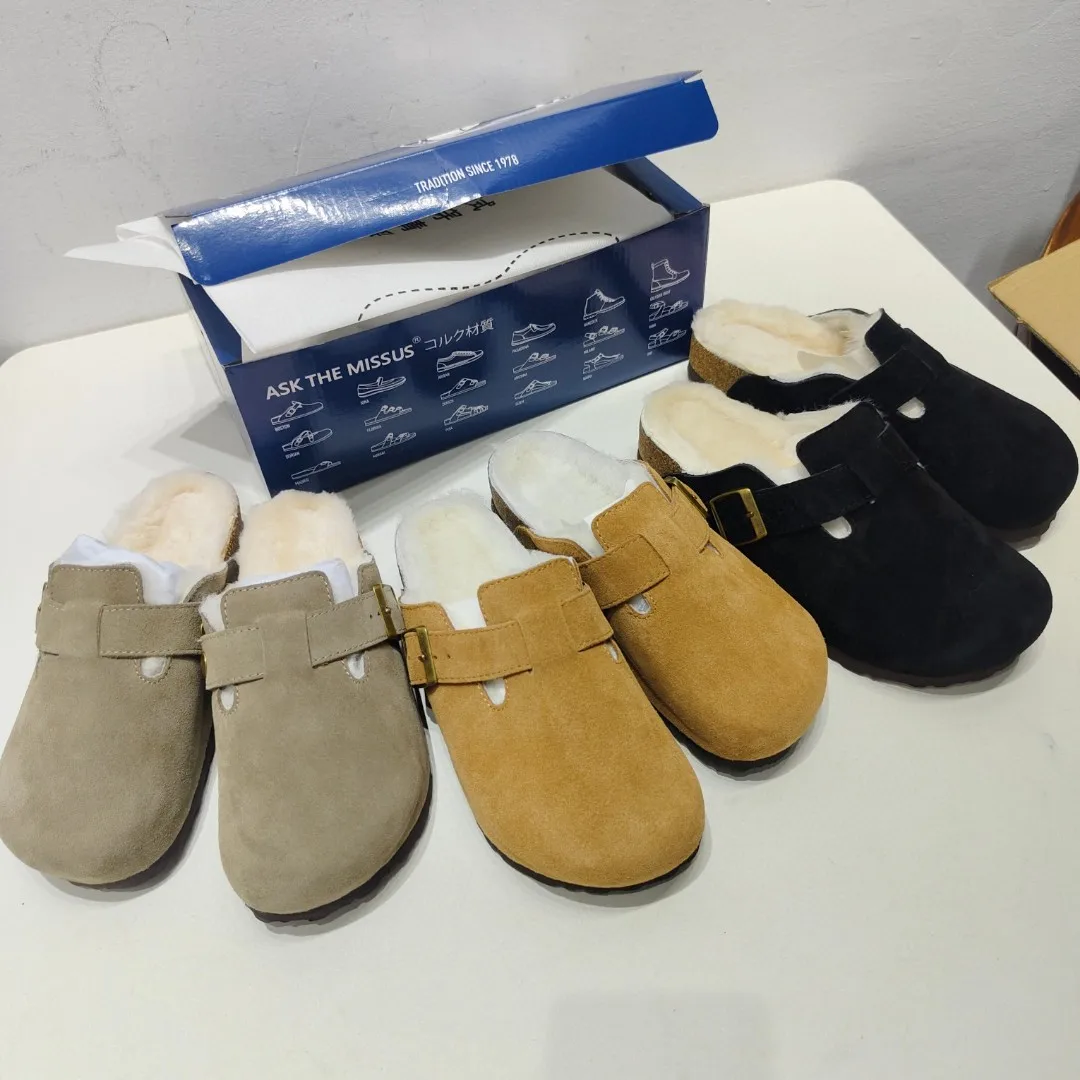 

Женские тапочки-слипоны с внутренней отделкой из натуральной шерсти, верхом из коровьей замши, подошвой из пенорезины и трехслойным ЭВА-композитом, высокоэластичные.