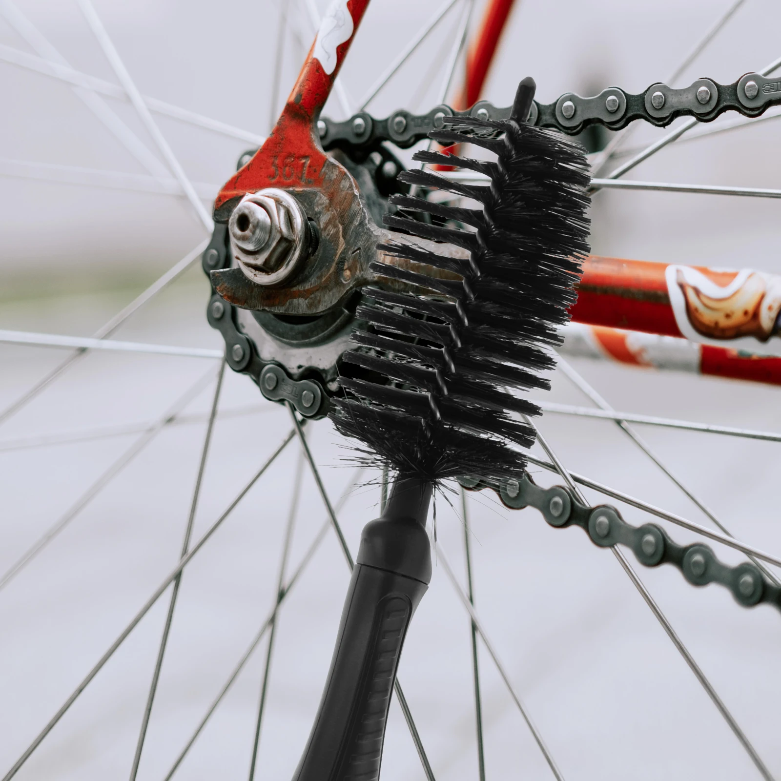 مجموعة فرش سلسلة الدراجة المريحة المكونة من 3 قطع أداة بلاستيكية قابلة لإعادة الاستخدام شديدة التحمل لتنظيف سلسلة الزاوية الكاملة المتوافقة مع جميع الدراجات