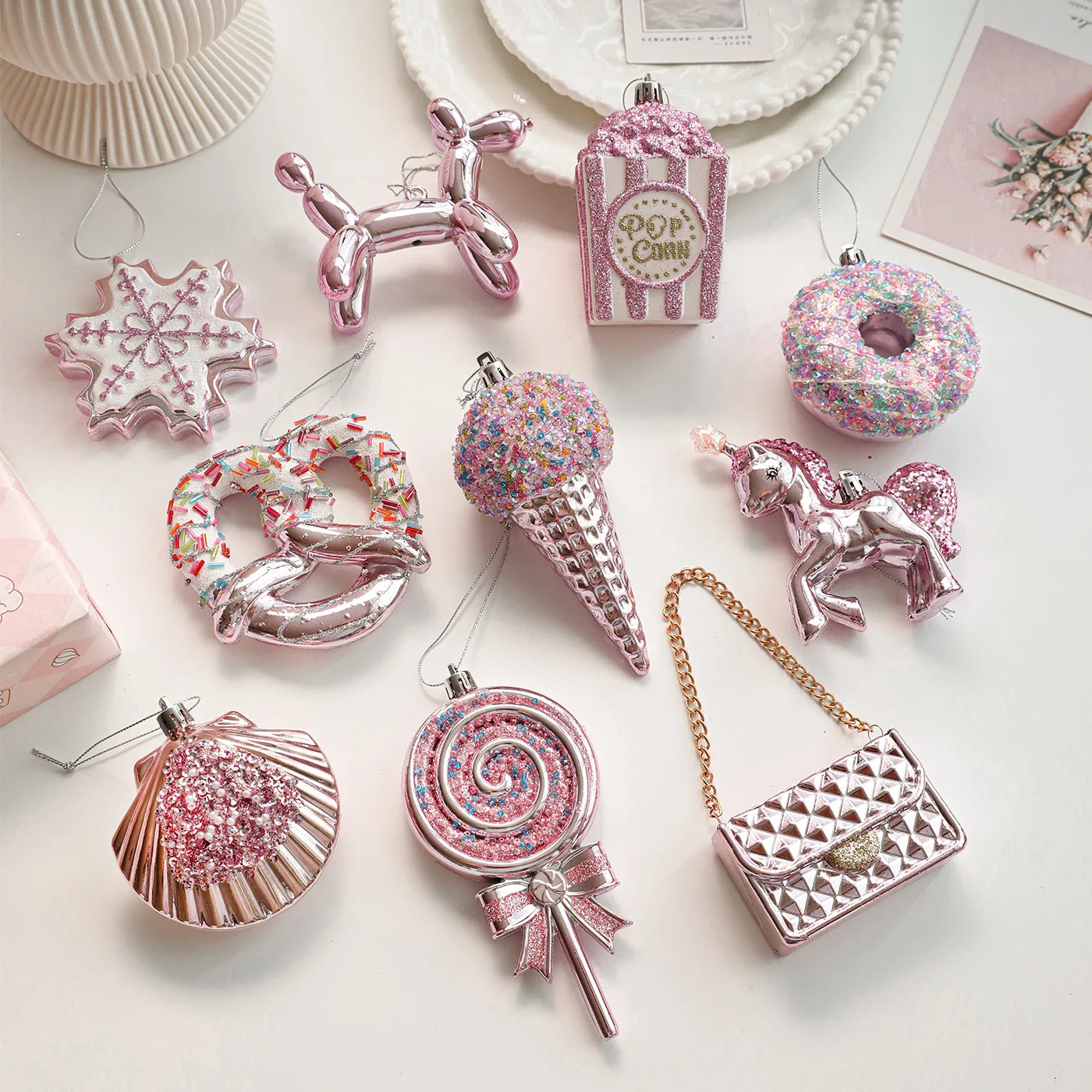

1pcsCartoon Christmas Ice Cream Pendant Plastic Shatterproof DIY Lollipop Pony Ornaments 3D Shiny Pink Christmas Tree Ornaments