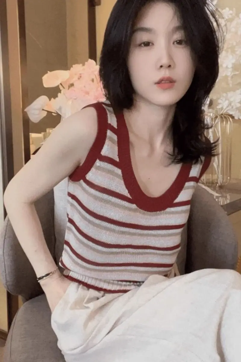 

Женские топы в полоску, облегающий крой для пожилых людей, 2021, корейский стиль, модная уличная одежда для фитнеса, вязаный жилет в рубчик, женская однотонная майка D61